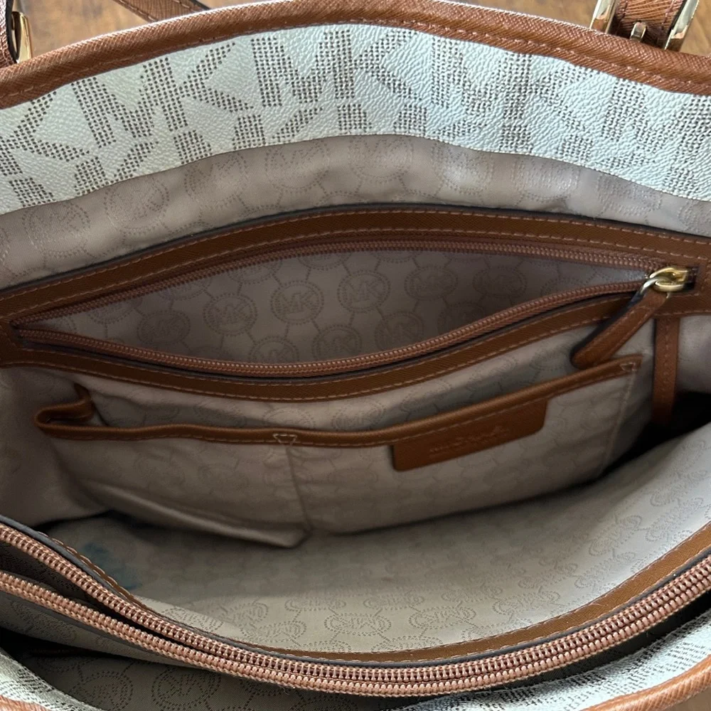 Michael Kors Cream & Brown MK Logo Tote with Gold Charm - Picture 4 of 8